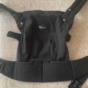 Momcozy carrier